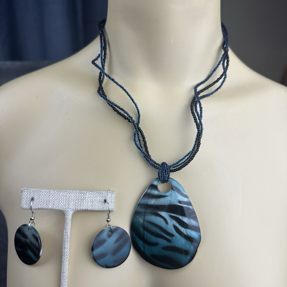 VTG Pendant Necklace 34 Inch w Matching Earrings Set Abalone Animal Stripe Beads